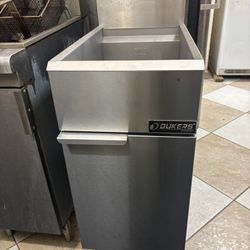 New Gas Fryer 40lbs Dukers 