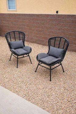 Outdoor patio chairs set of 2