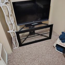 40" Color Tv 100.00 Element