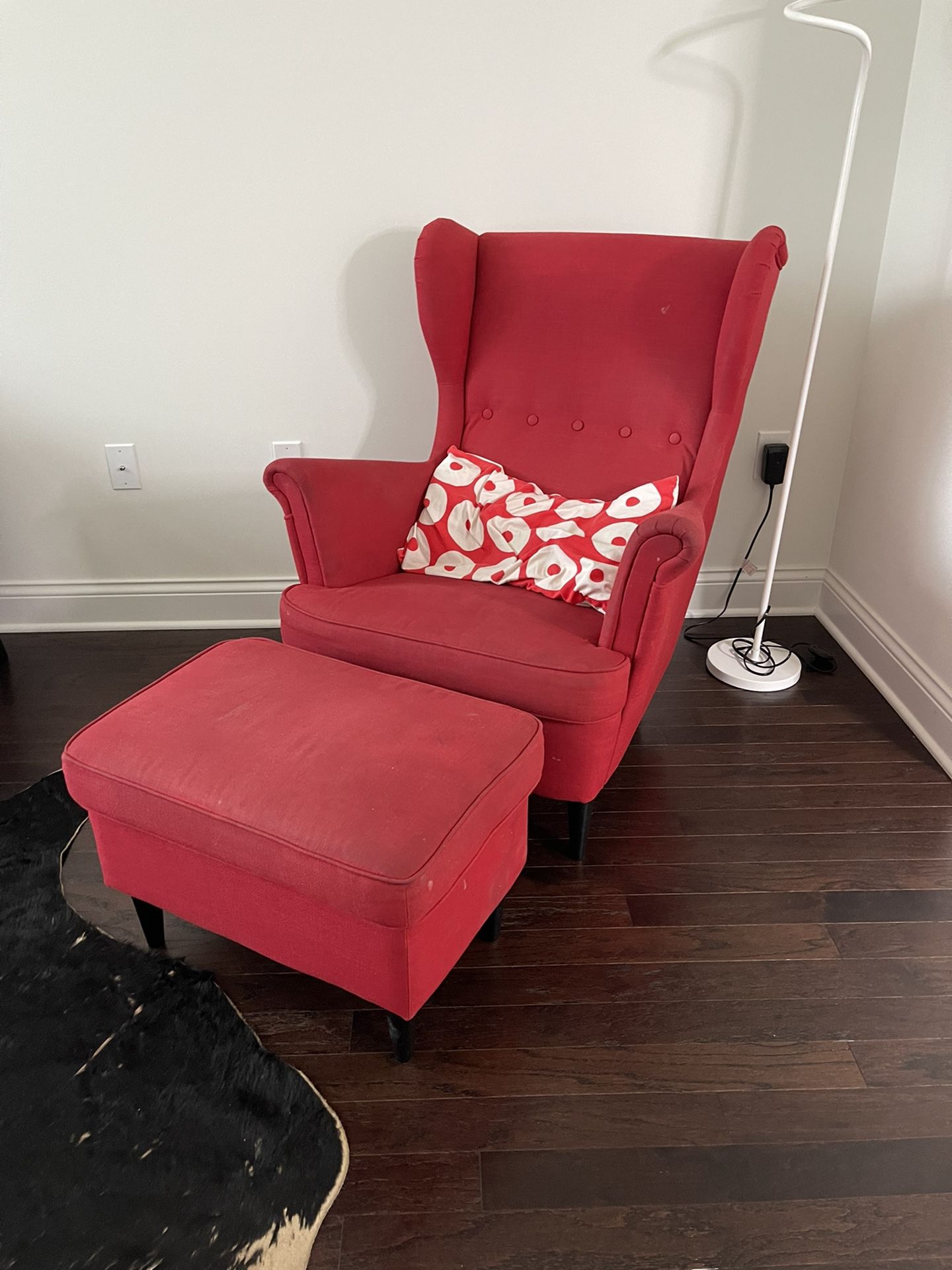 Arm Chair with ottoman 