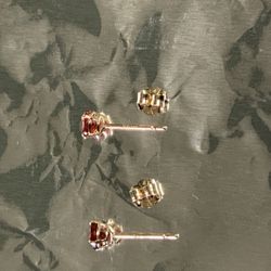 Solid 14Kt Yellow Gold Imitation Garnet Stud Earrings 4MM