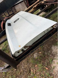 TAIL GATE FOR A 2010 TROUGH 2018 DODGE RAM 1500 ALL CABLES  AND  LATCHES ARE THERE