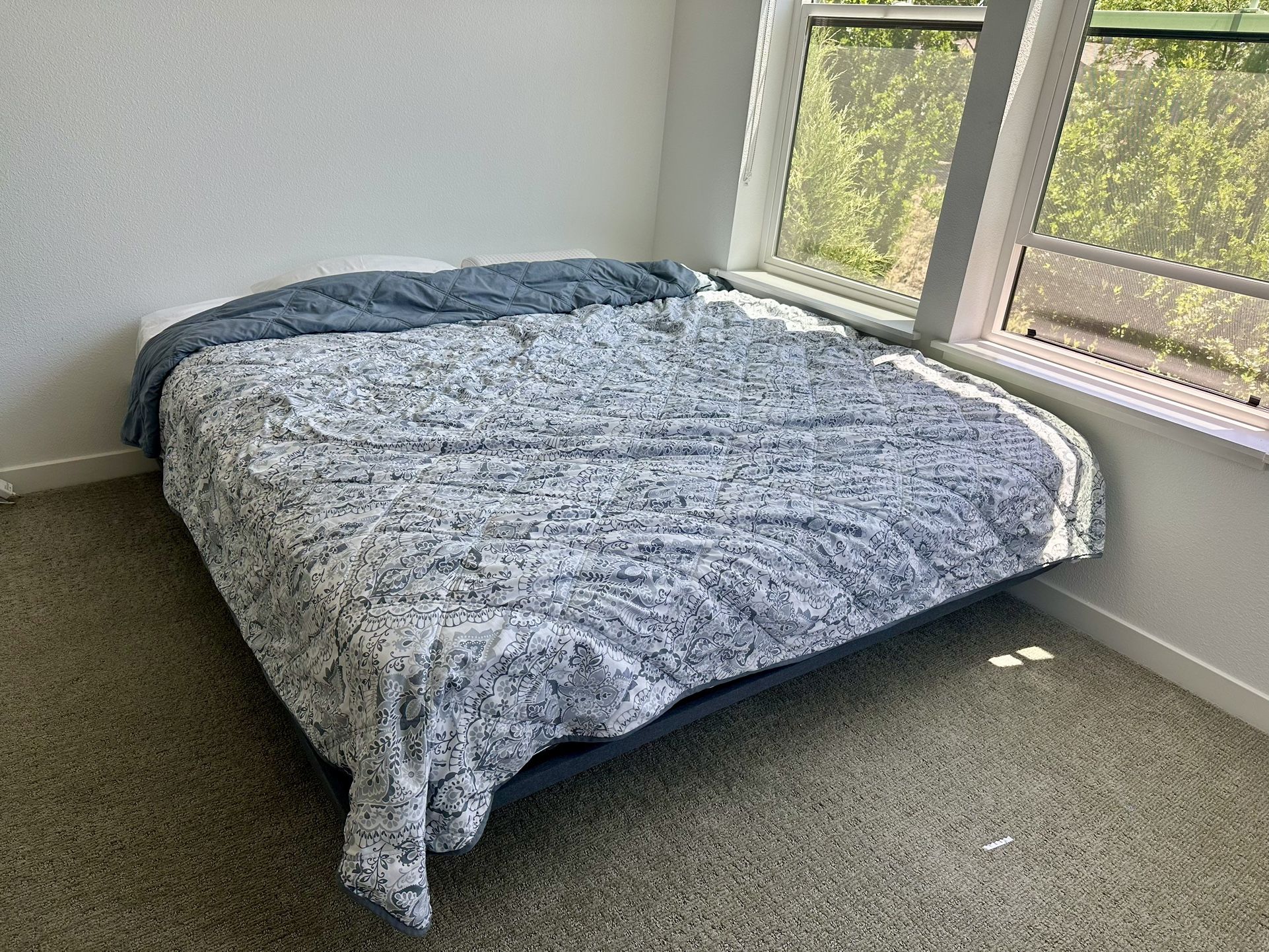 King size bed (mattress & frame)