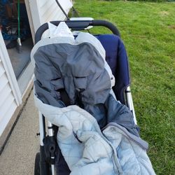 Uppababy Stroller with basinet
