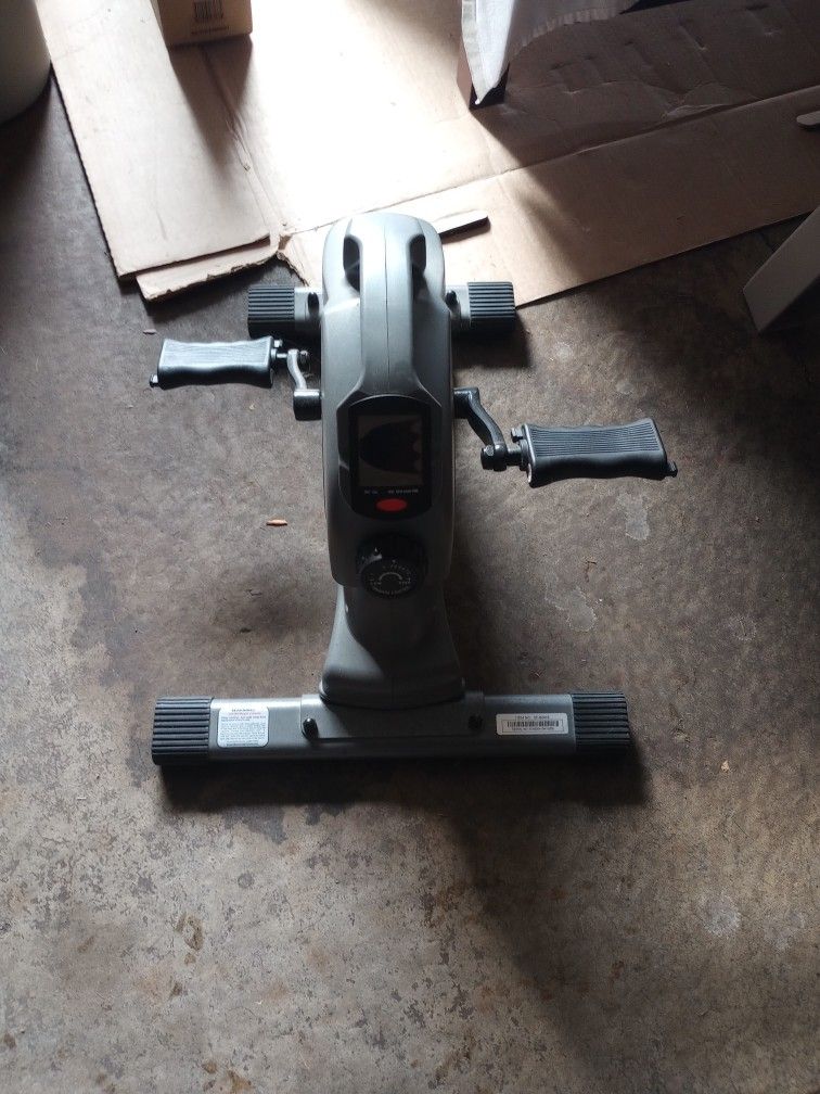 SUNNY Health And Fitness Sit Down Electrical Walker