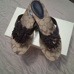 Suki Fringe Flower Thong Sandals