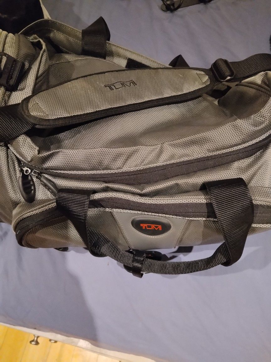 TUMI 19” Duffle Bag Clean