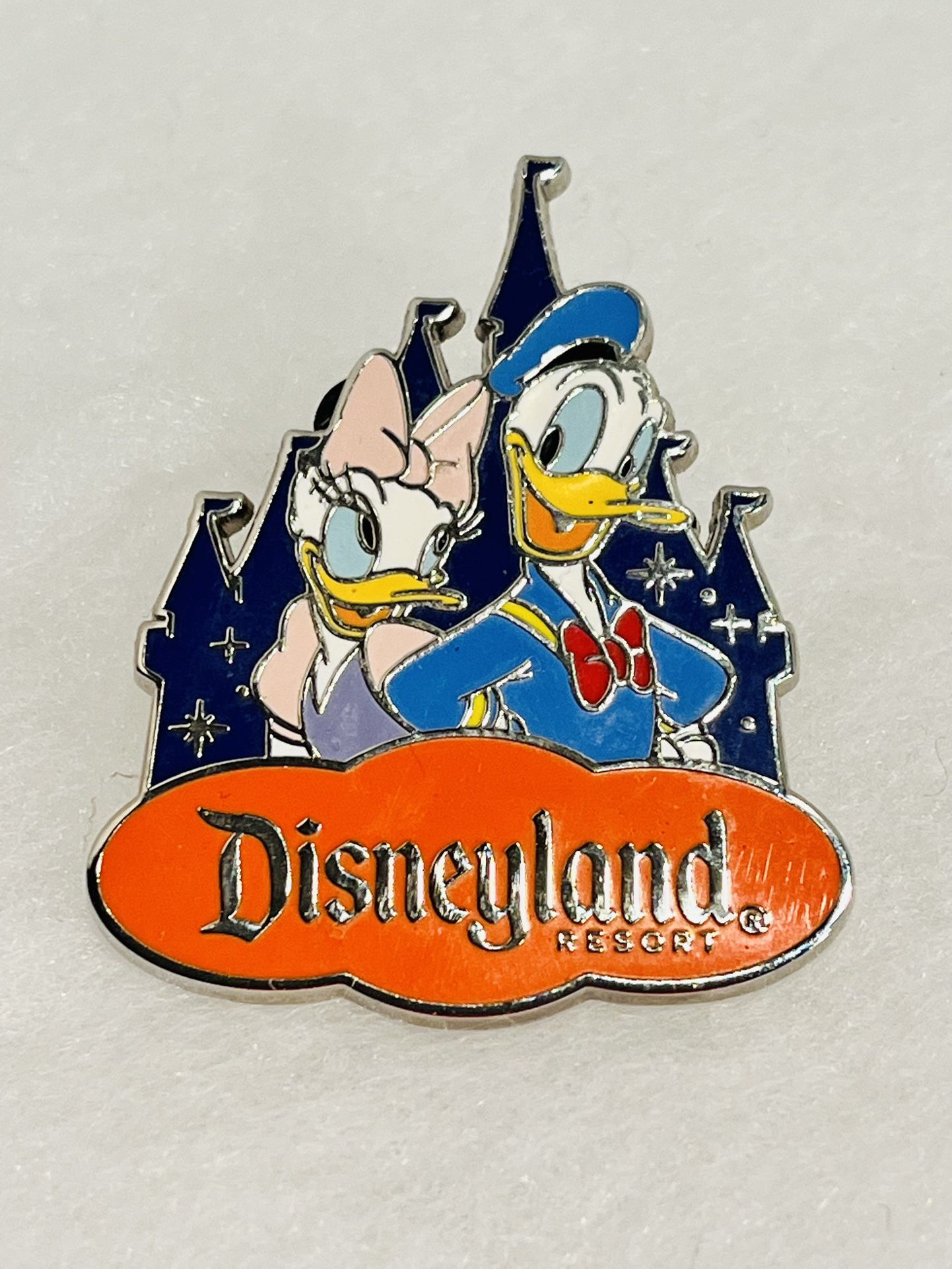Donald Duck & Daisy Duck Disneyland Castle DLR Official Disney Parks Pin 2016 