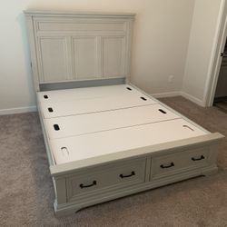 Queen Bed With Storage 