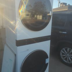 LG thin q wash tower white