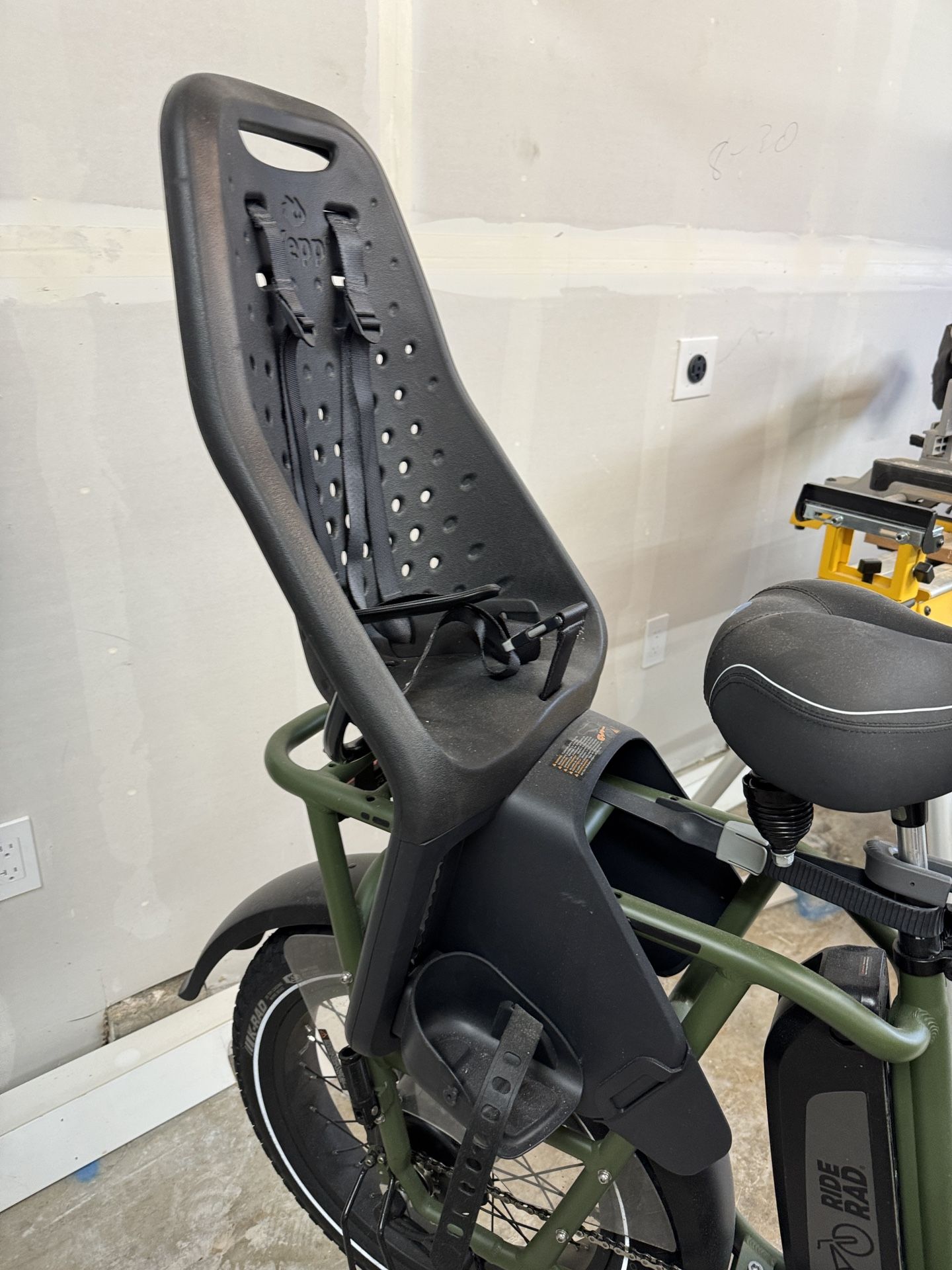 Thule Yepp Maxi Easyfit Child Bike Seat (total 2 Units Available)