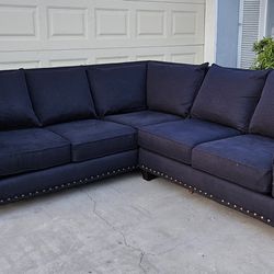 Blue Sectional Sofá We Offer Delivery 