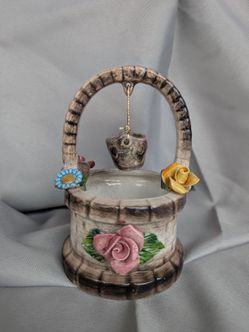 Capodimonte Wishing Well Planter/Trinket Holder – Stamped Authentic, Brand New
