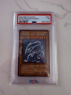 Blue Eyes White Dragon SDK-001 1st Edition Ultra Rare Yugioh PSA 1