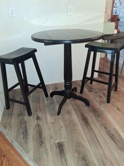 Bistro High Table With 30in Barstolls