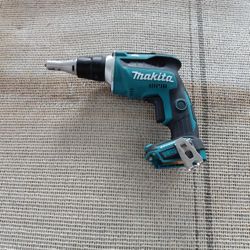 Makita  18v  XSF03