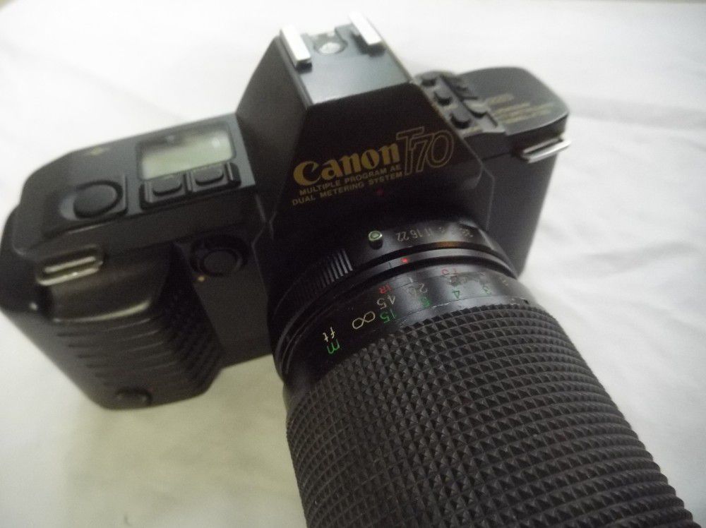 Canon T70.
