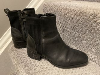 Kenneth Cole Black Chelsea Boots 