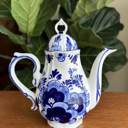 Hand Painted Delft Blue Holland Teapot – Vintage Dutch Ceramic – Floral Pattern 