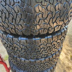 Set Of Tires 33x12.50 17 BF Goodrich Ko2 