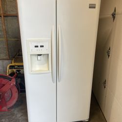 Frigidaire Refrigerator 