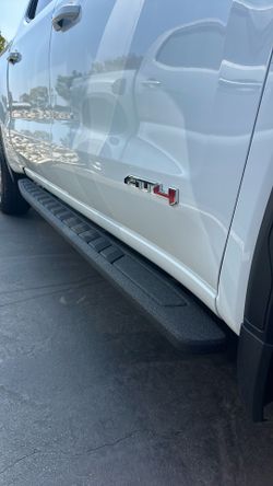 2026 GMC SIERRA 1500 Steps