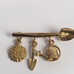 BROOCH