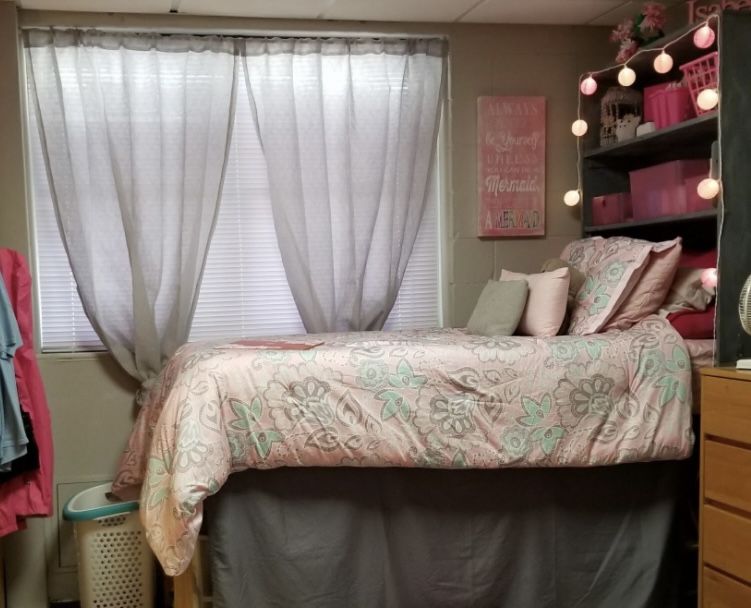 Twin Pink Paisley Comforter Set