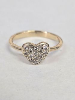 14kt Gold Diamond Heart Ring