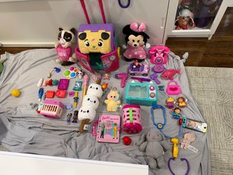 ALL $10 Huge Girl Toy Lot – Minnie Mouse, Doc McStuffins & More