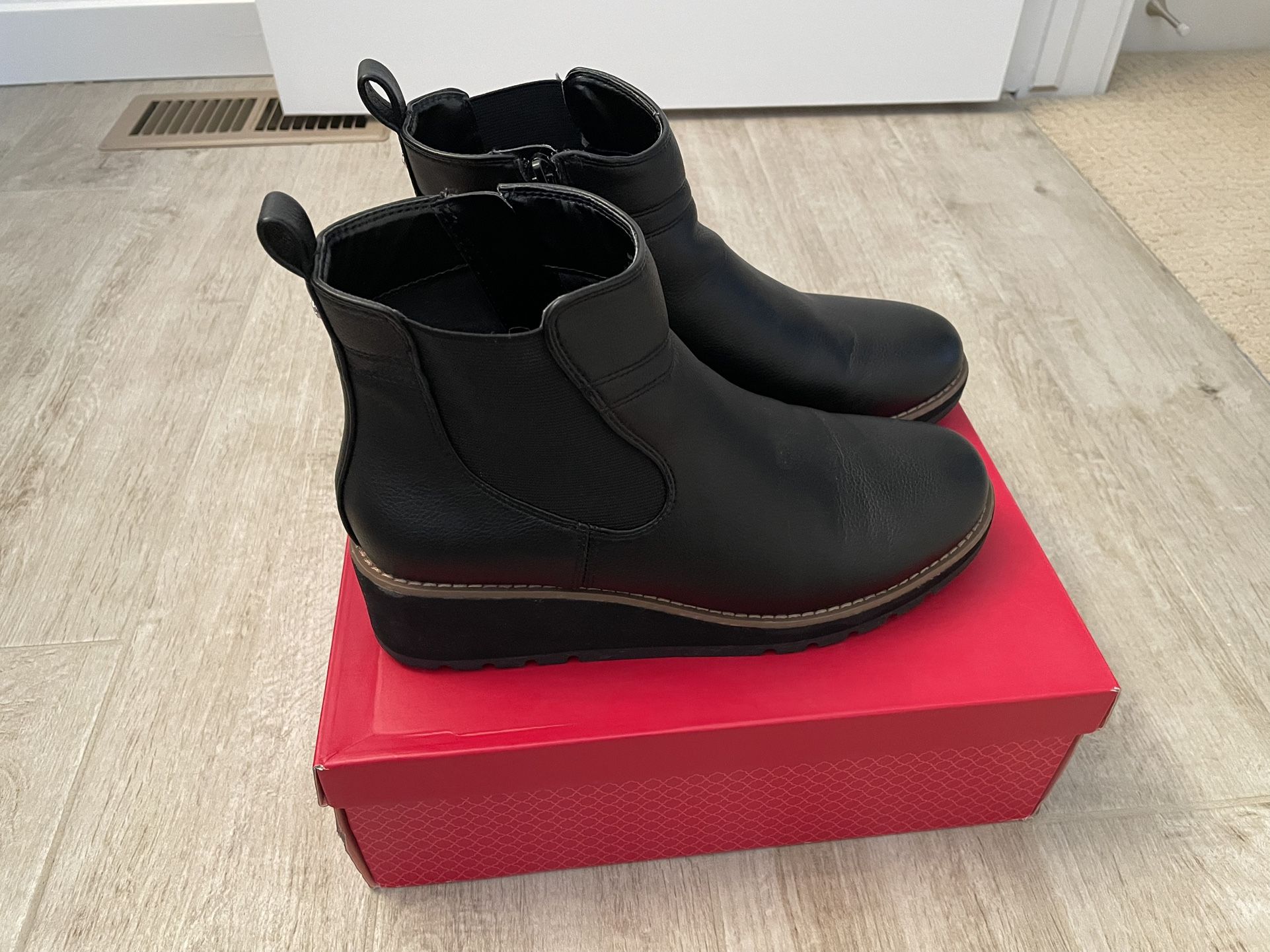 Kelly & Katie Benlela Black Boots Shoes, 9.5