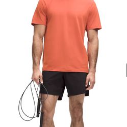 🍋LIKE NEW  Mens LuluLemon  Light Weight Classic Crew Tee ( NWT $78) 