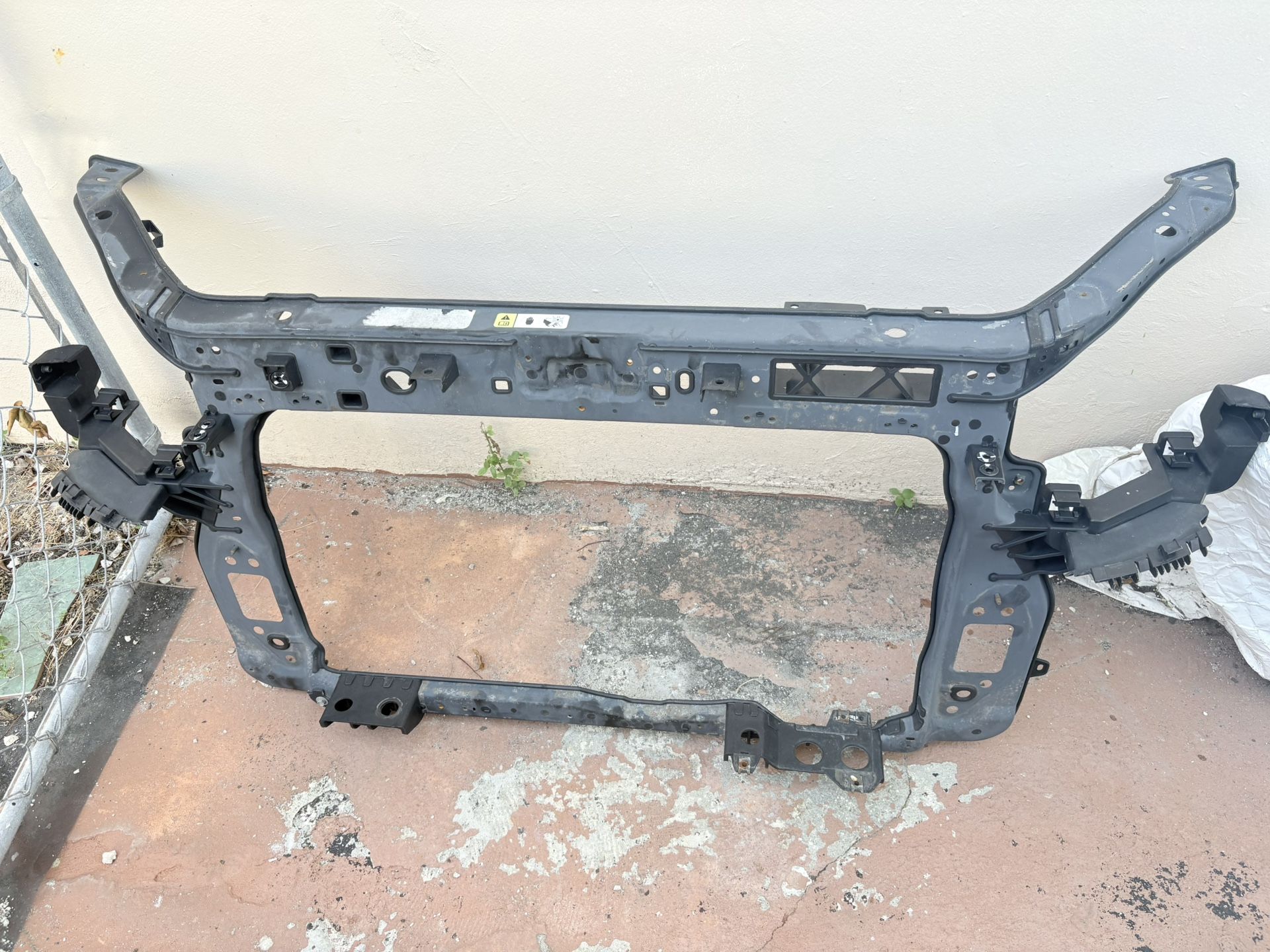Radiator Support Core 641012K050 for Kia Soul 2012-2013 Used