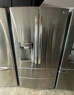 LG Stainless Steel FrenchDoor Fridge with Ice Maker