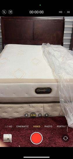 USED QUEEN SIZE BEAUTYREST HYBRID MATTRESS ONLY