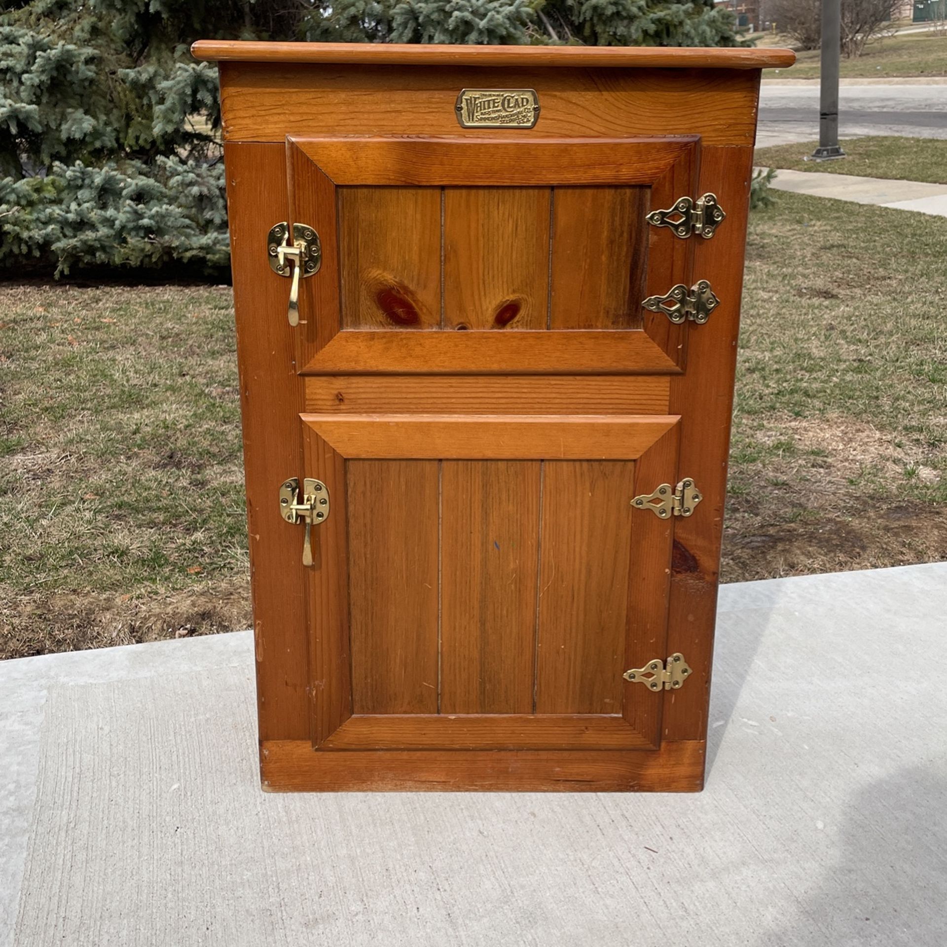 Vintage White Clad Icebox