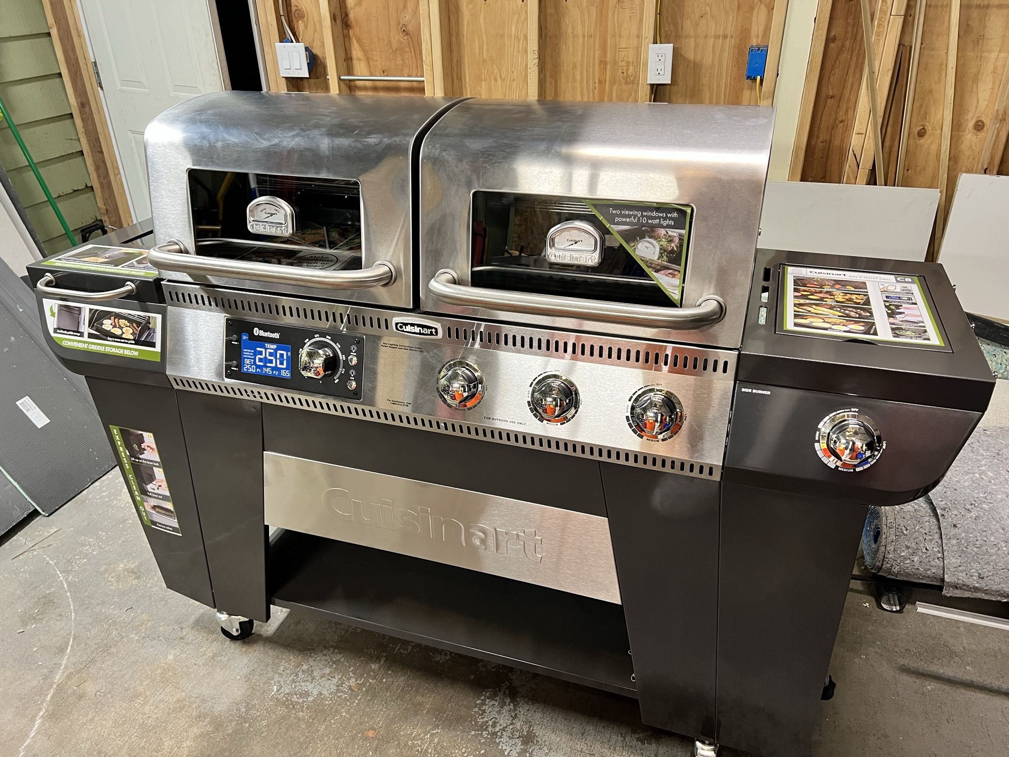Brand New Cuisinart Twin Oaks Dual Function Pellet and Propane Gas Grill with Griddle