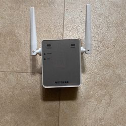NETGEAR N300 WiFi Range Extender EX2700 Signal Booster up to 300 Mbps