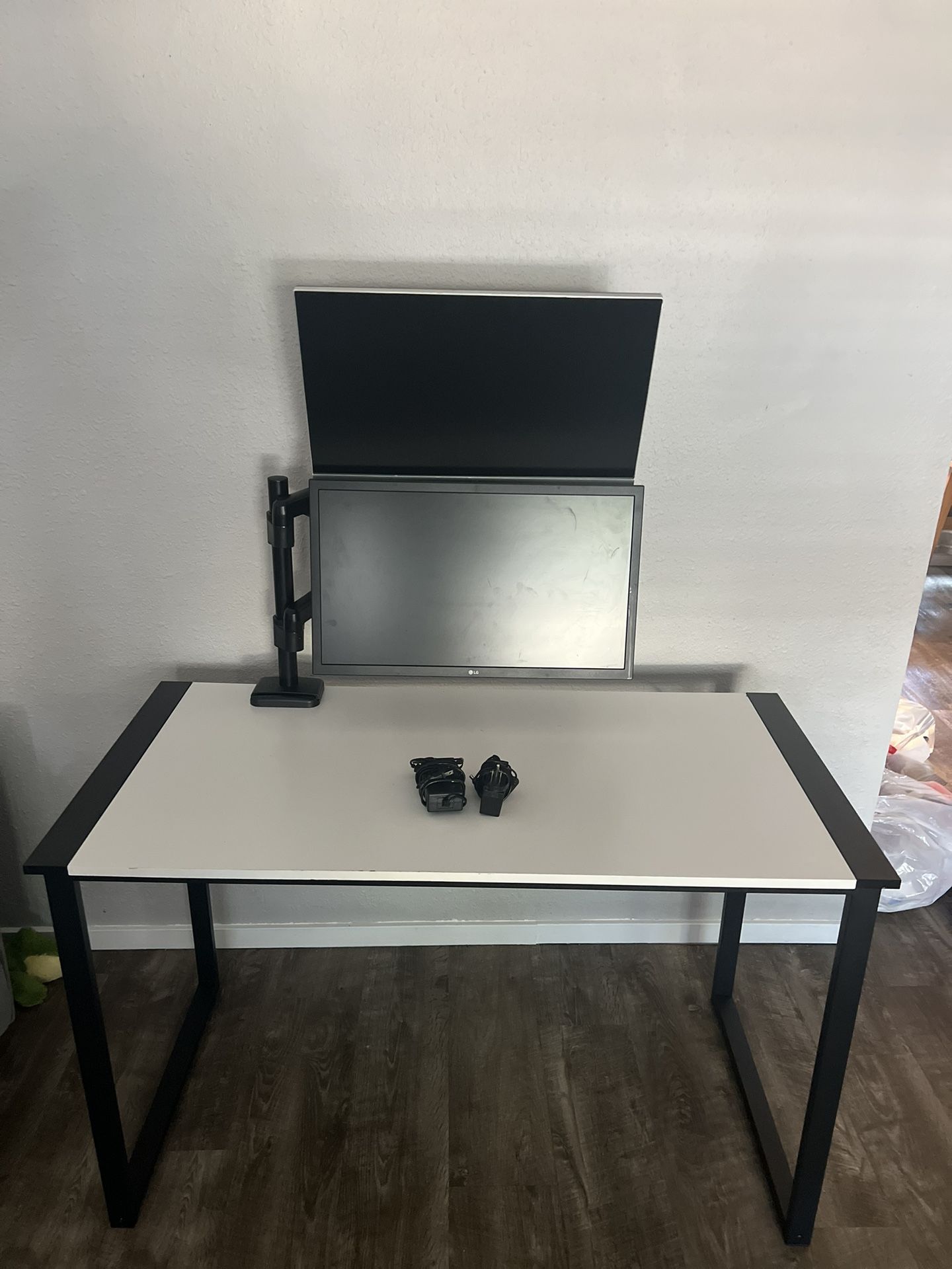 Desk & Monitors