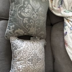 Set Of 2 Throw Pillows 