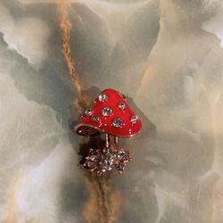 Small Mushroom Pin