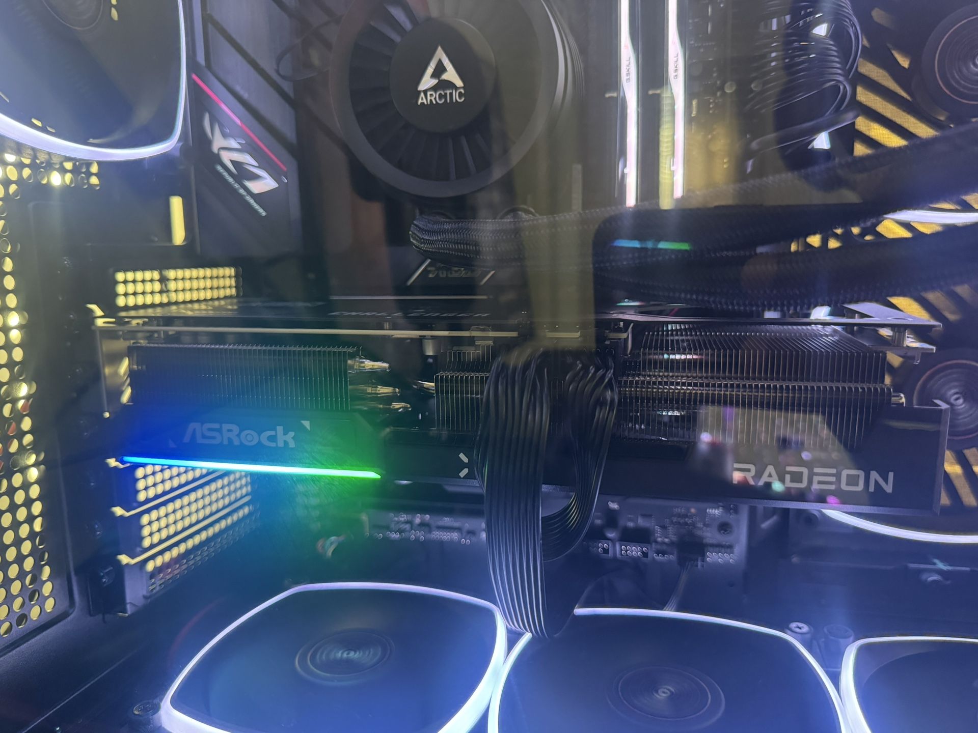 High - End Gaming PC | Ryzen 7 7800x3D | RX 9070xt