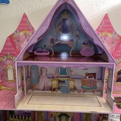 Kidkraft Doll House