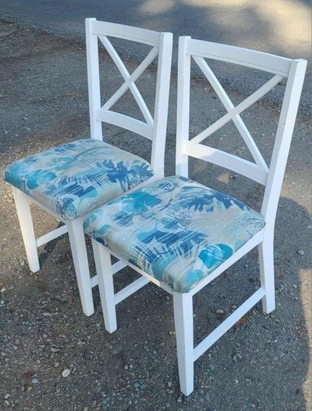 Farmhouse Dining Table Chairs (2) White Tropical/ Hawaiian/ Beach House/ Country/ Rustic/ Cottage/ Rare/ Old Canery/ Ashley/ Bassett/ Wood/ Cushioned 