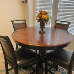 Dining Table Excellent Condition 