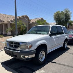 2000 Ford Explorer