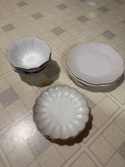 Brand New Pier 1 imports ceramic Dinnerware Set