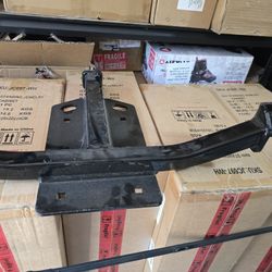 Curt Receiver Hitches Class 11  1 1/4  1n  Receiver  Black  Powercoat  See Details