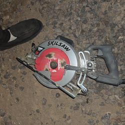 SKIL SHD77 7-1/4 inch Worm Drive Circular 