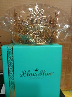 Beautiful gold crown new